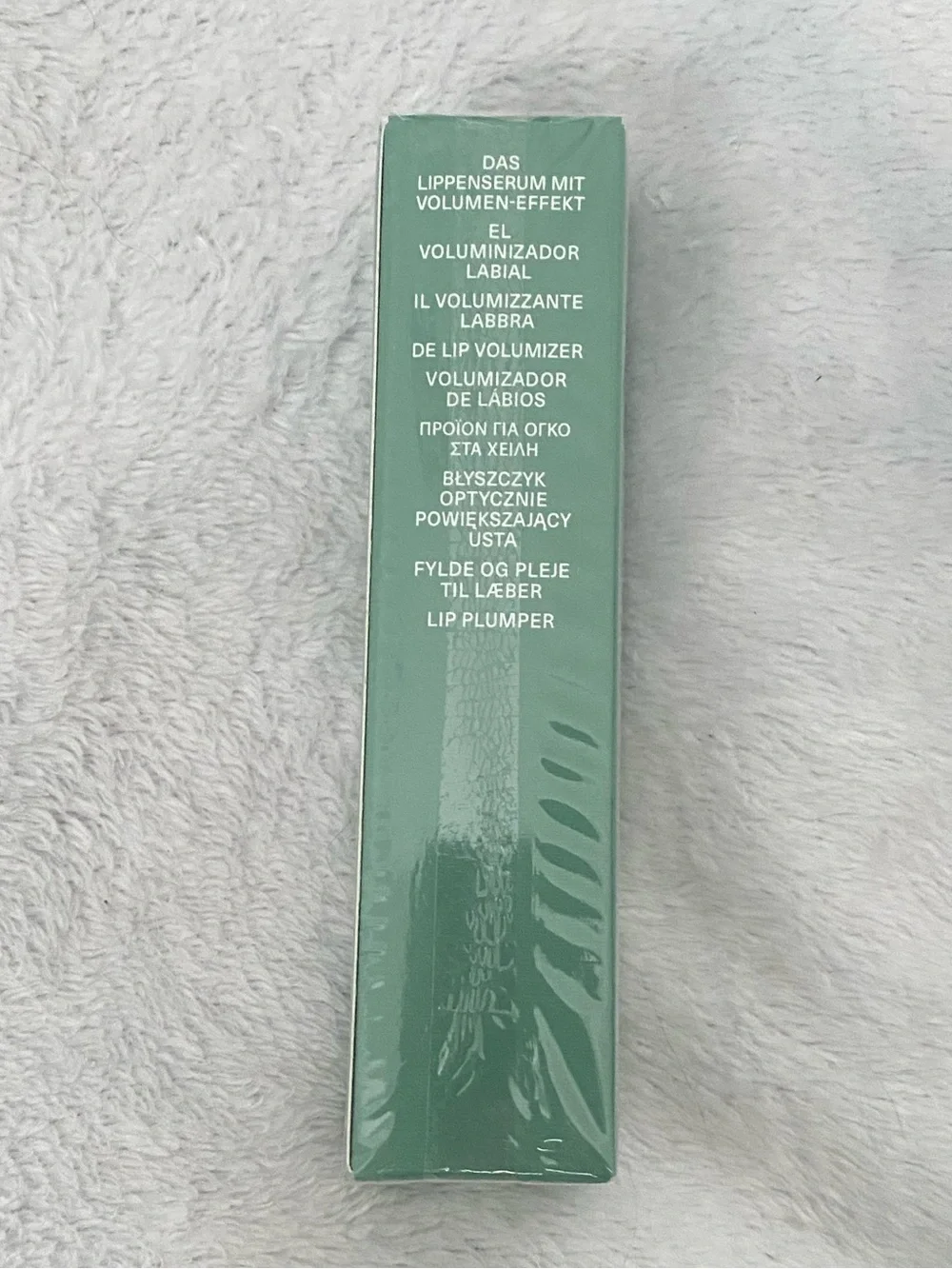 La Mer ‘The Lip Volumizer’ Plumping Lip Gloss in Sheer Glow